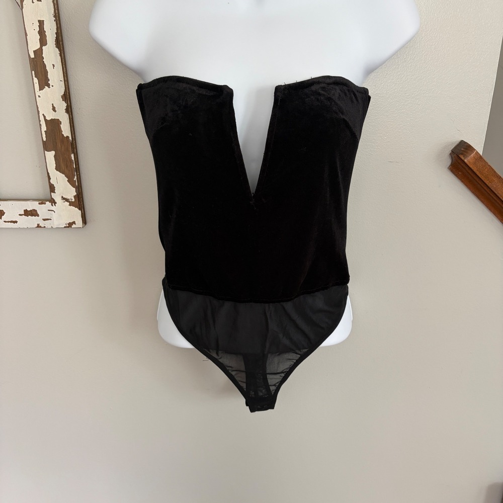 Lulus Velvet Plunge Neck Strapless Bodysuit Black Size Small